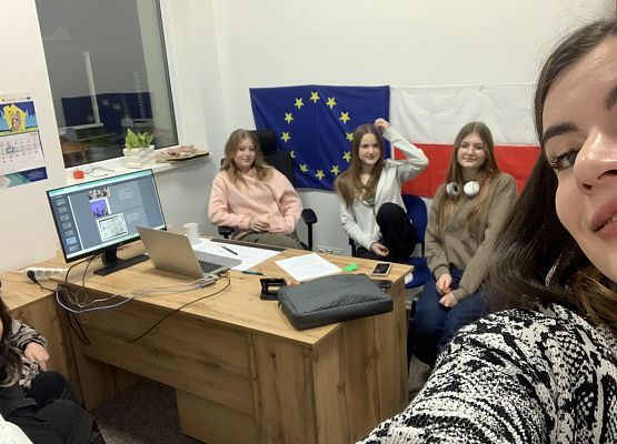 Wolontariusze Lokalni grafika