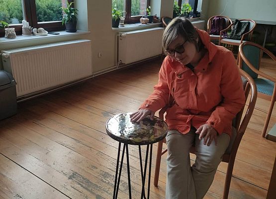 Warsztaty rękodzieła w CIS Rozłazino – kreatywność, trening umiejętności i wspólna praca grafika