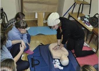 Warsztaty z udzielania pierwszej pomocy. grafika